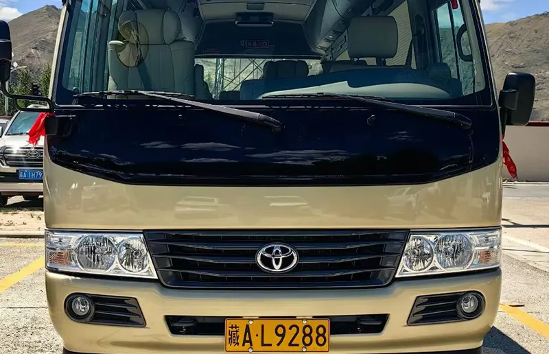the front view of 19-seater Toyota Coaster