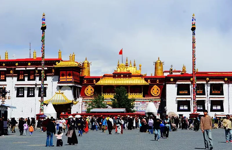 拉萨大昭寺深度体验指南：在信仰中心，读懂真正的西藏