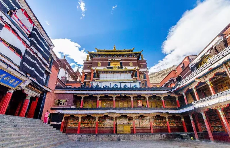 后藏之心扎什伦布寺：红墙金顶下的时光低语