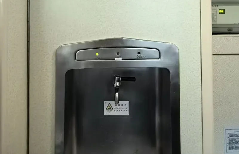 进藏火车饮用水指南:热水供应与饮品选择